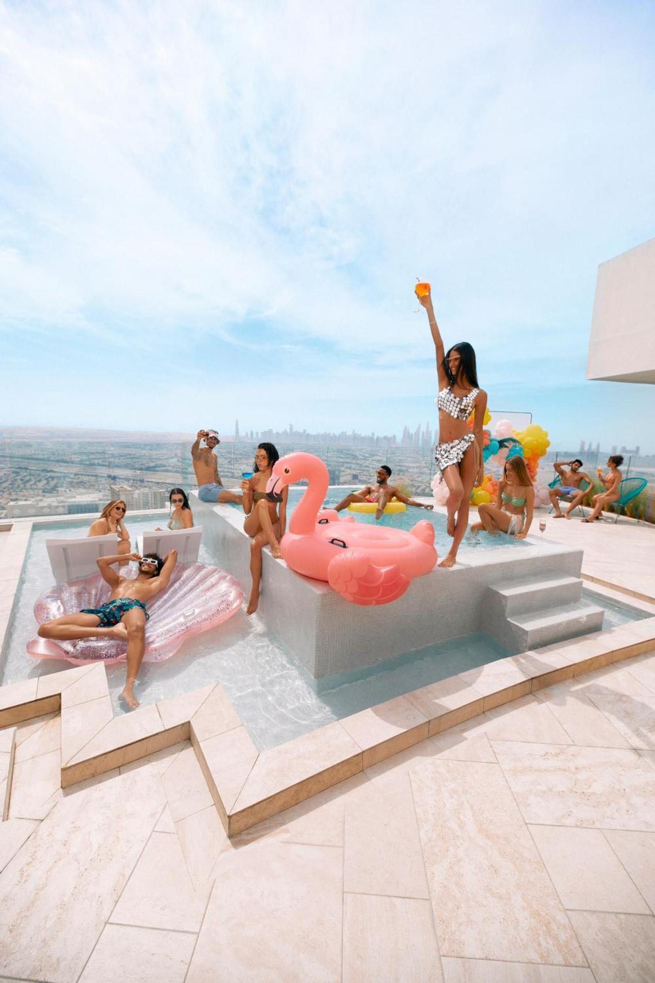 Five Jumeirah Village ดูไบ ภายนอก รูปภาพ The rooftop pool at the SLS Las Vegas