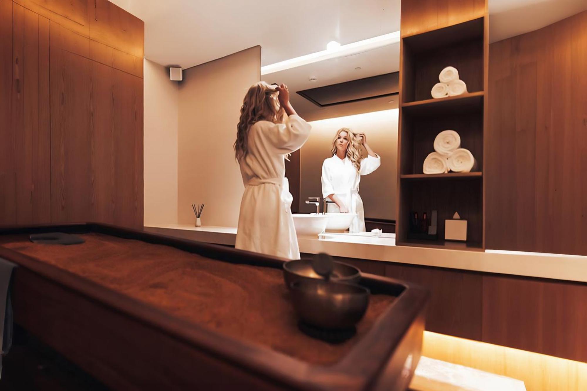 Five Jumeirah Village ดูไบ ภายนอก รูปภาพ A spa at the Mandarin Oriental, Munich
